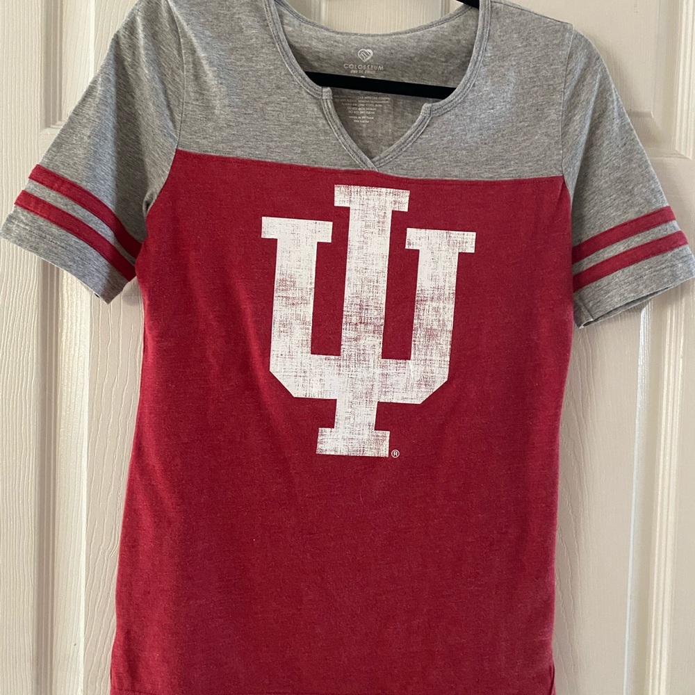 IU graphic tshirt, adorable, woman’s sz small, EUC